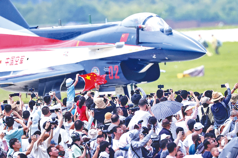 小骚逼免费看网页版长春航空展迎来首个公众日