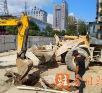 大鸡吧AV高温下的坚守｜道路建设者用汗水铺就畅通路